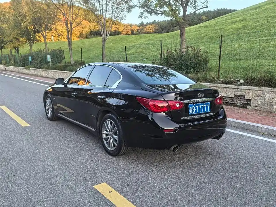 Infiniti Q50L
