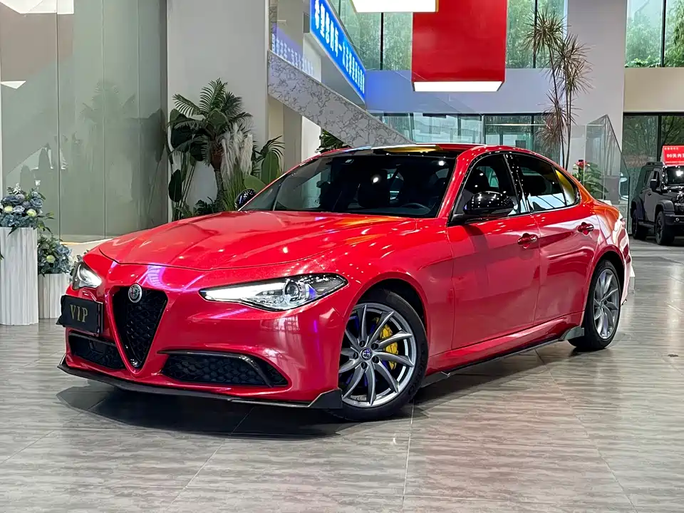 Alfa Romeo Giulia Alfa Romeo Giulia
