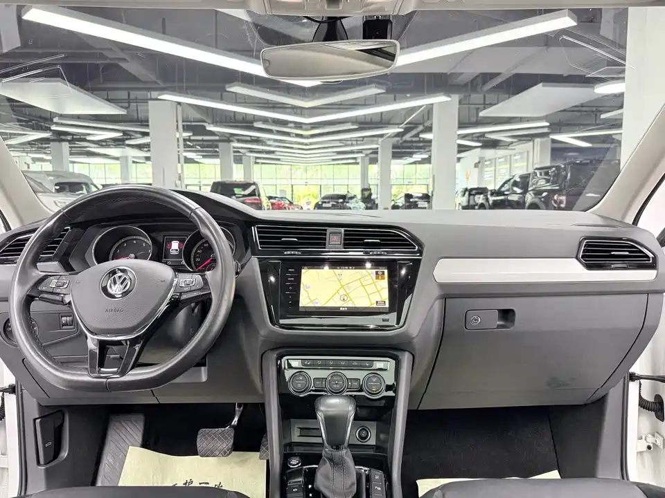 Volkswagen Tiguan L