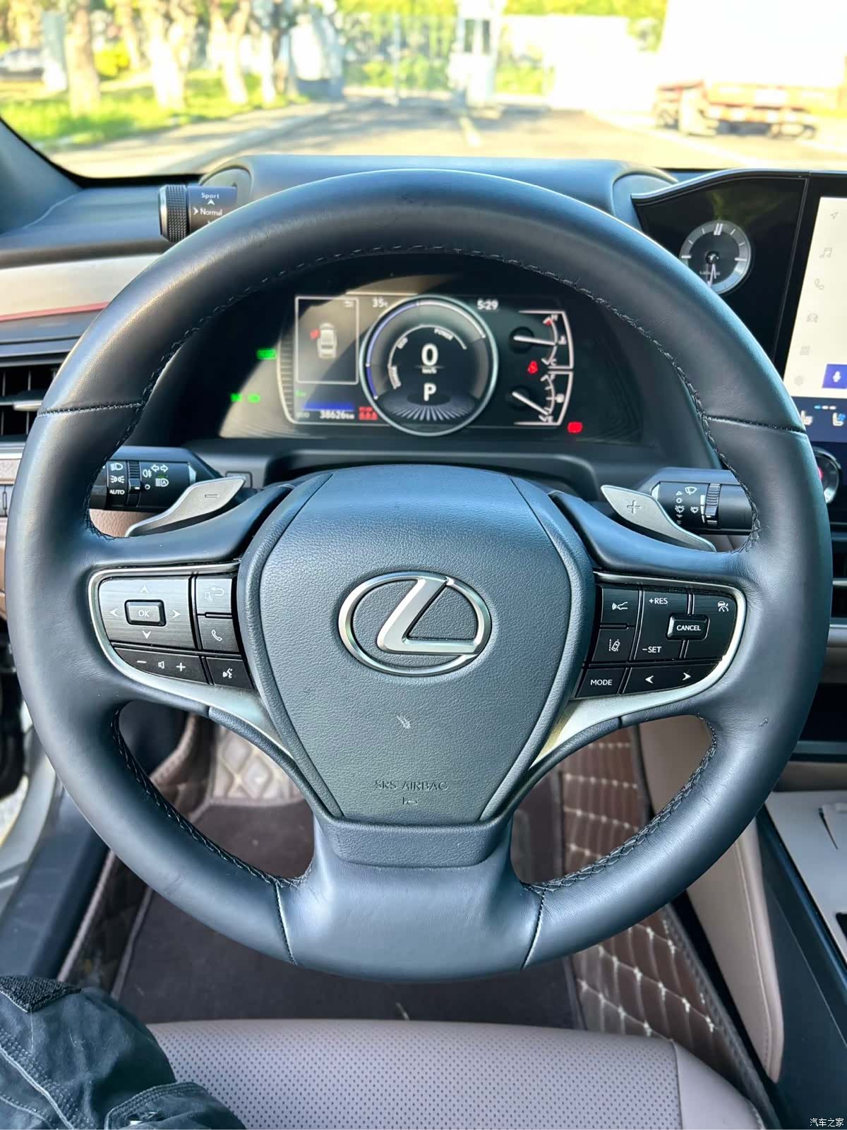 Lexus ES, 2025 8