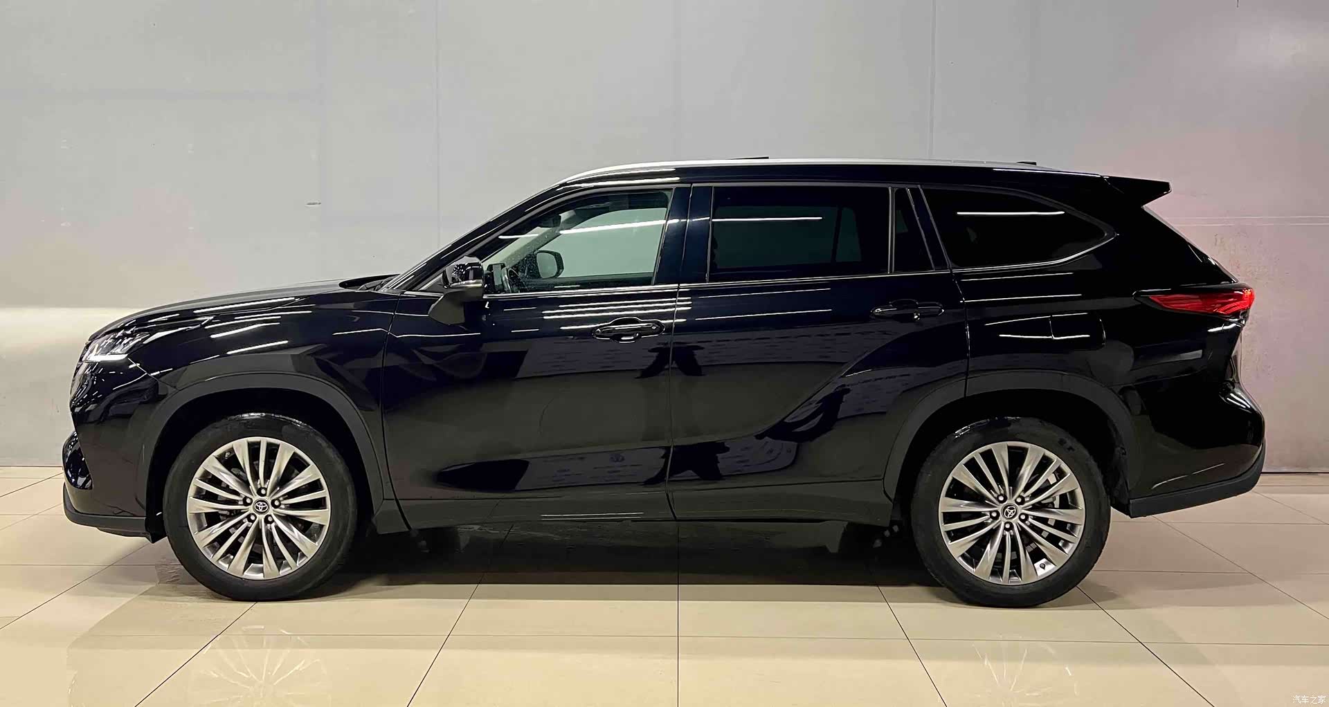 Toyota Highlander, 2024 все фото