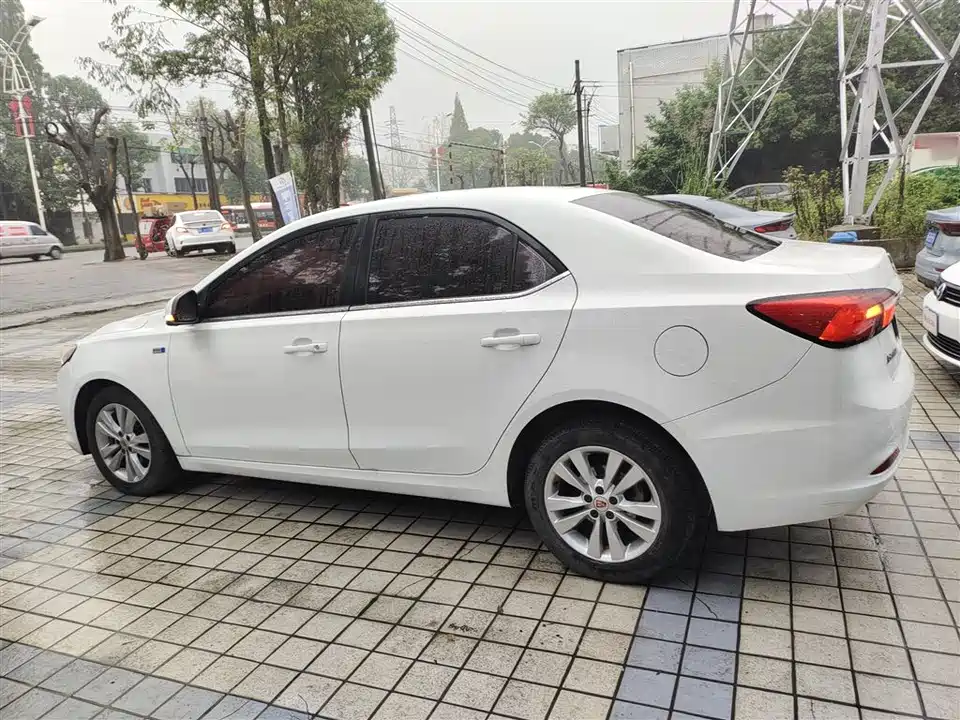 Roewe 360