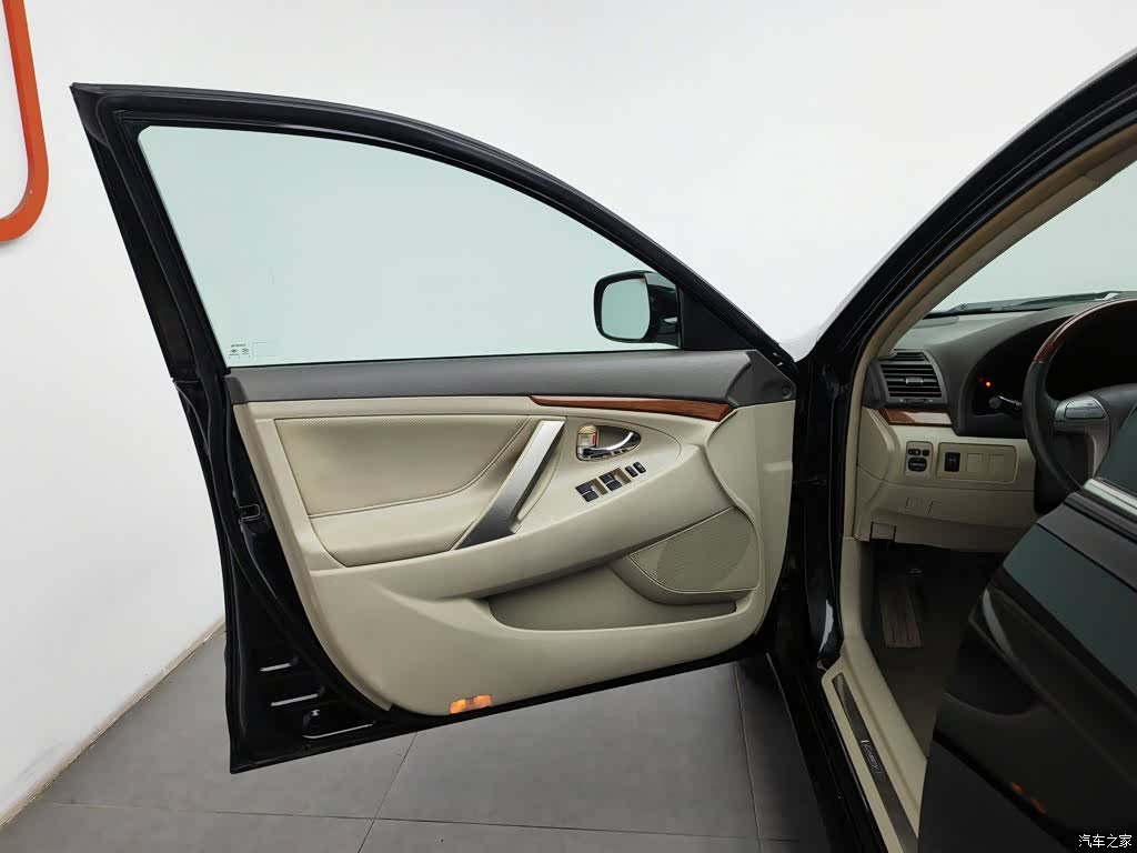 Toyota Camry, 2013 8