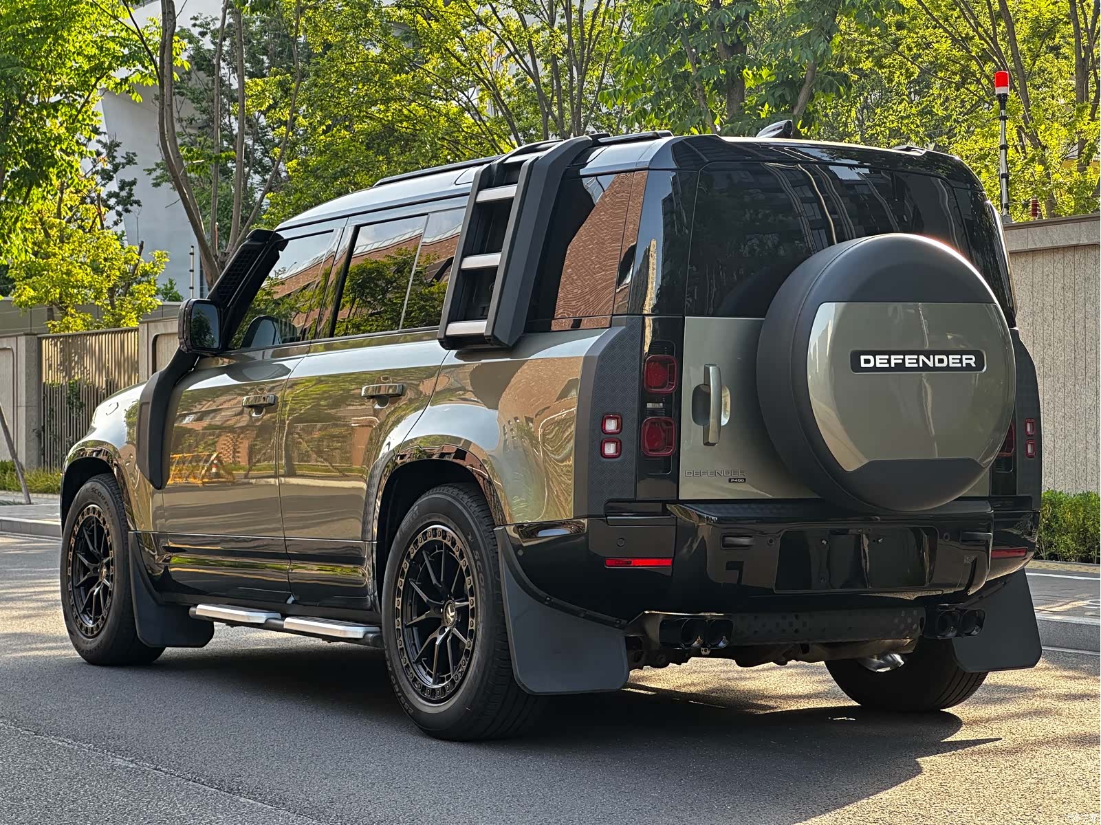 Land Rover Defender, 2022 6