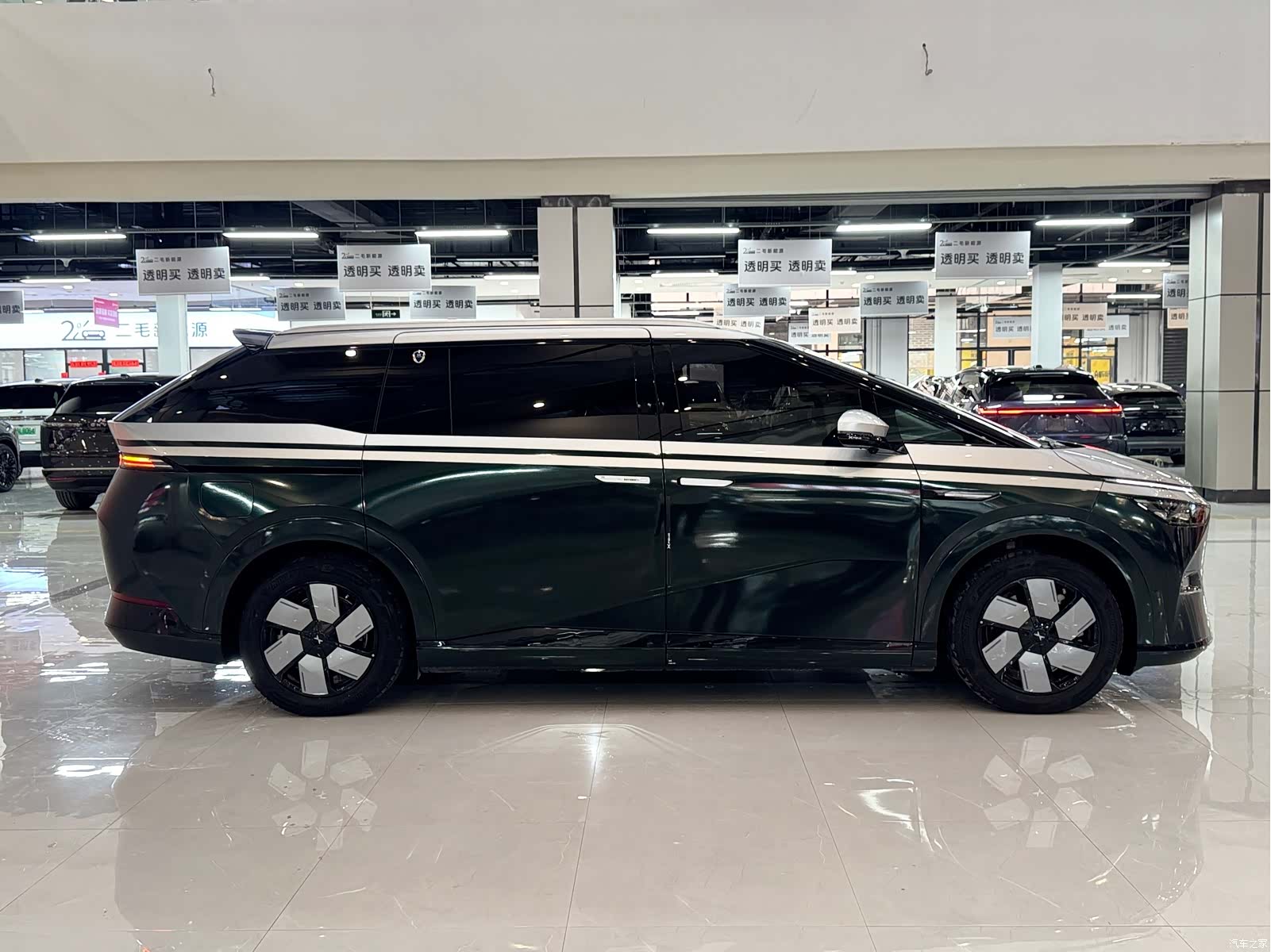 Xpeng X9, 2024 4