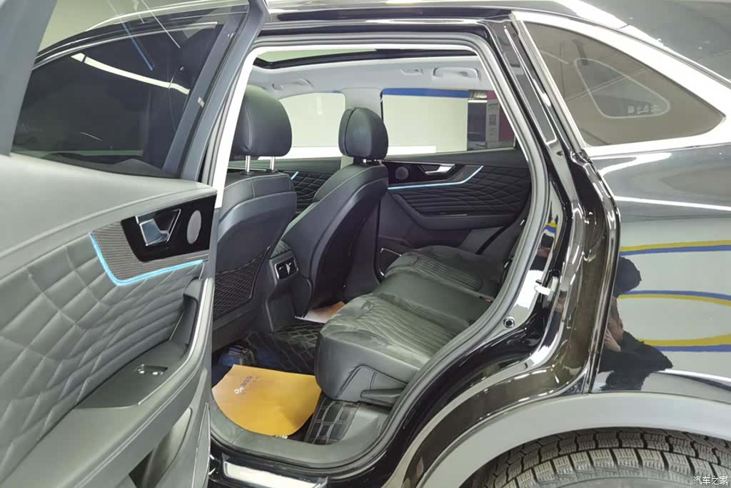 Hongqi HS5, 2022 11