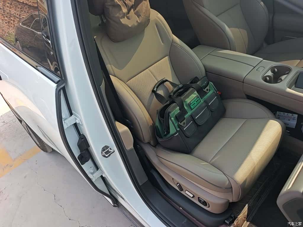 Li Auto i6, 2026 25