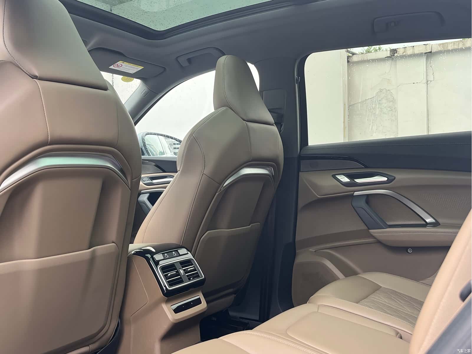 Audi Q5L, 2025 16
