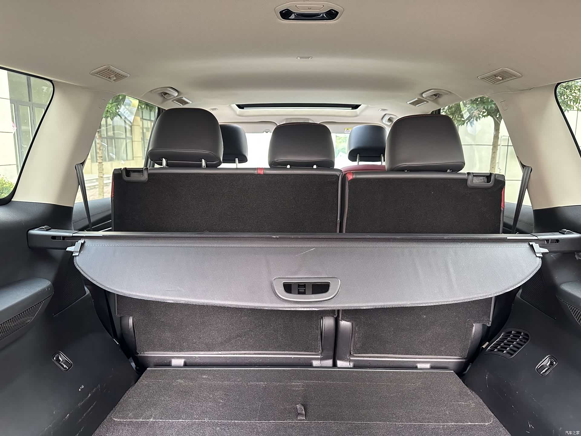 Maxus D90, 2022 16
