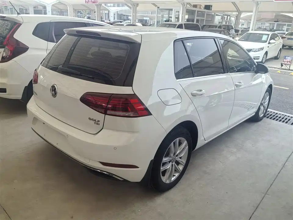 Volkswagen golf