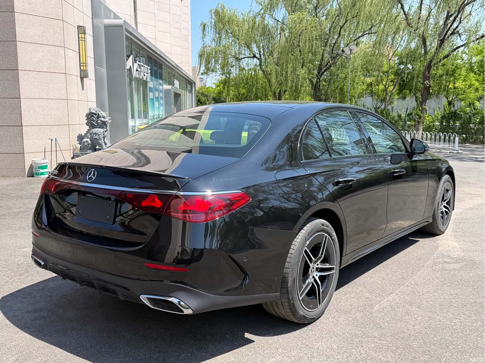 Mercedes-Benz E-Class, 2025 4