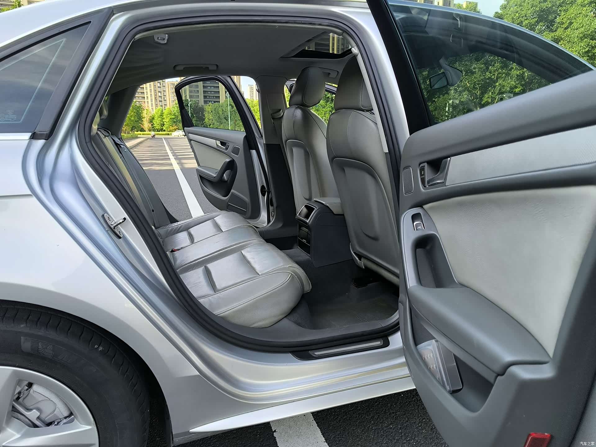 Audi A4L, 2014 12