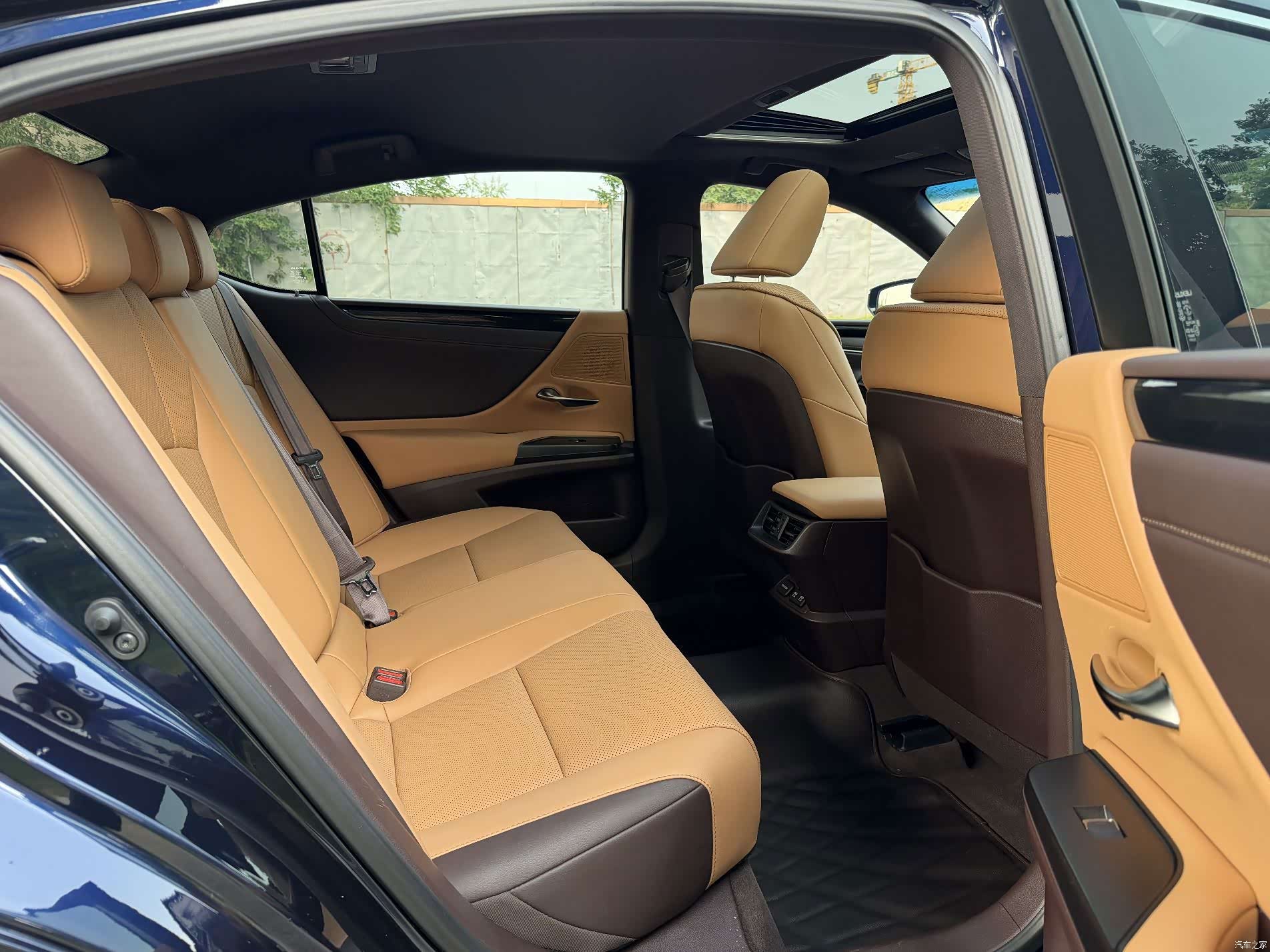 Lexus ES, 2021 13