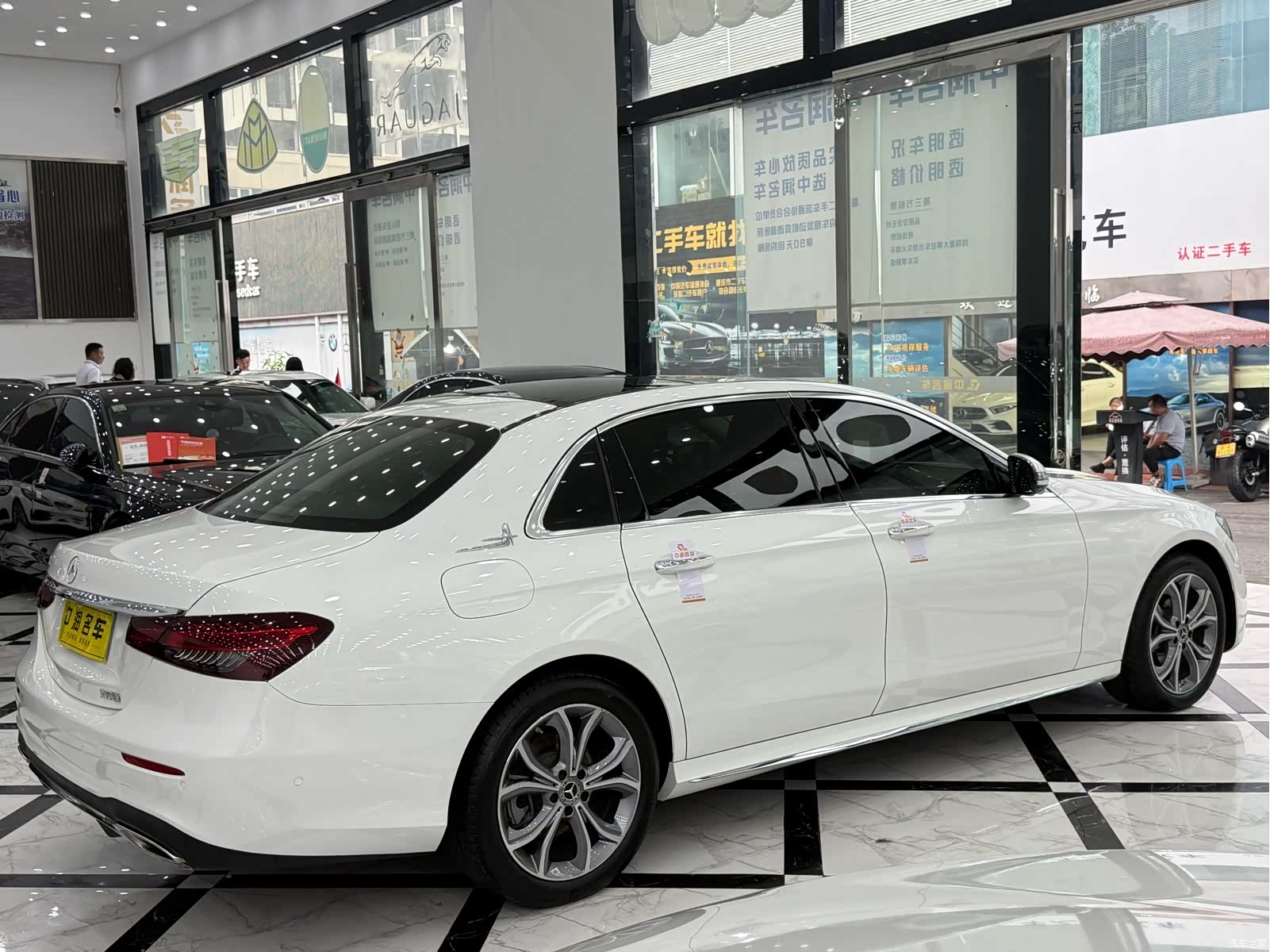 Mercedes-Benz E-Class, 2021 13
