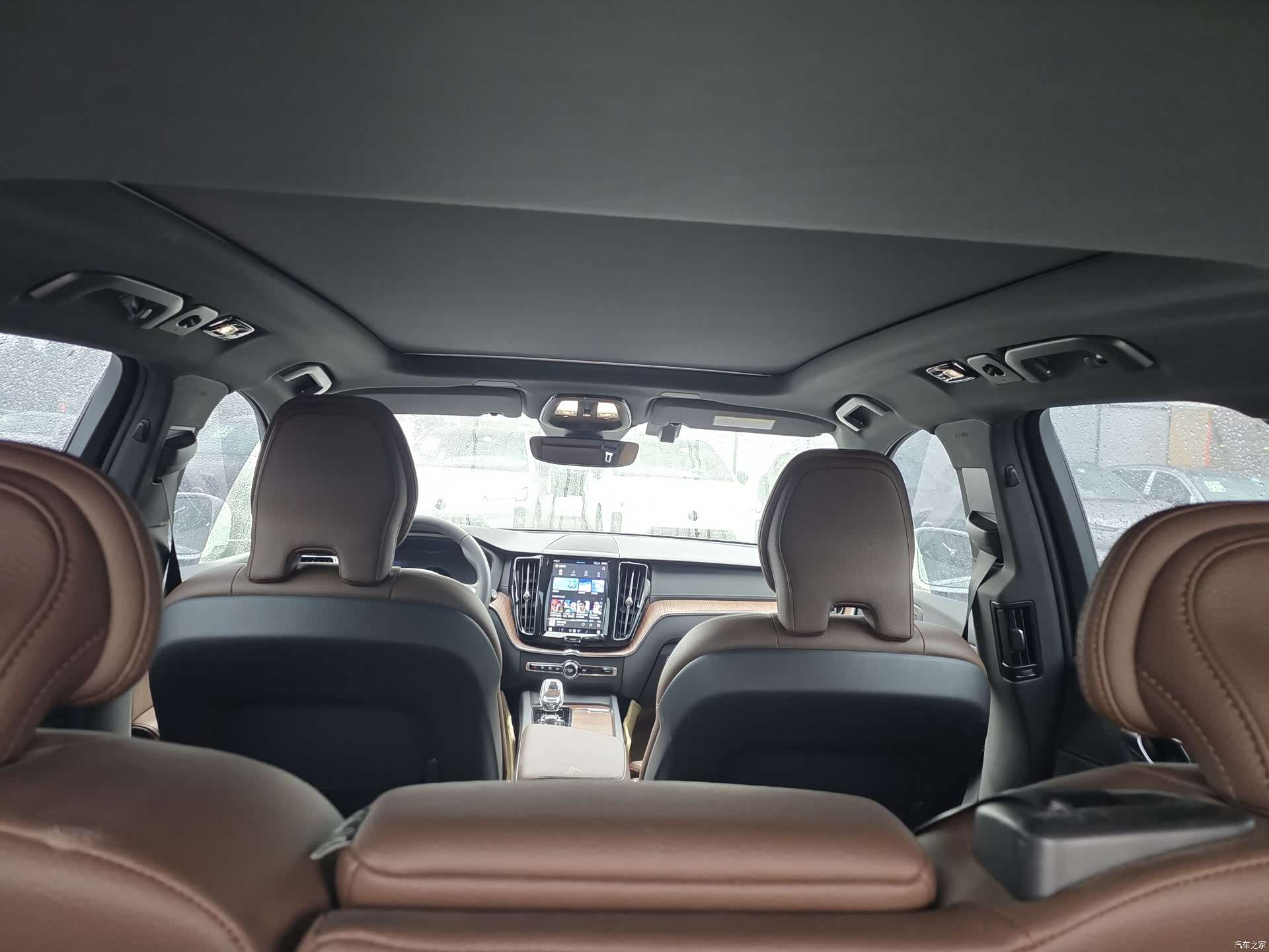 Volvo XC60, 2025 6