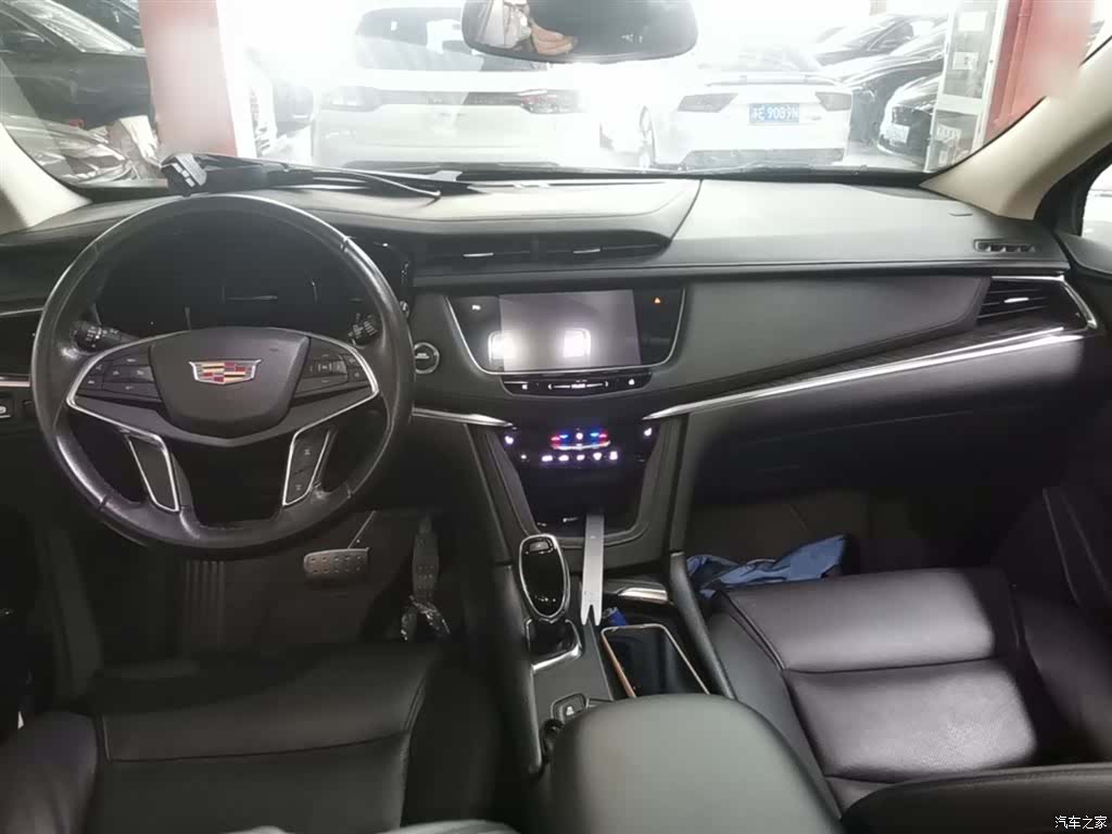 Cadillac XT5, 2017 10