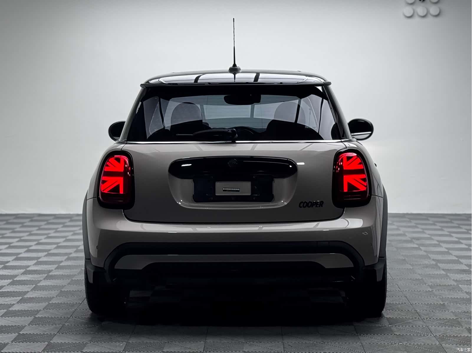 Mini Cooper, 2023 все фото