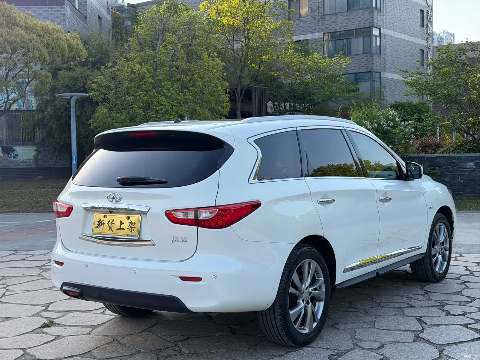 Infiniti JX35, 2015 14