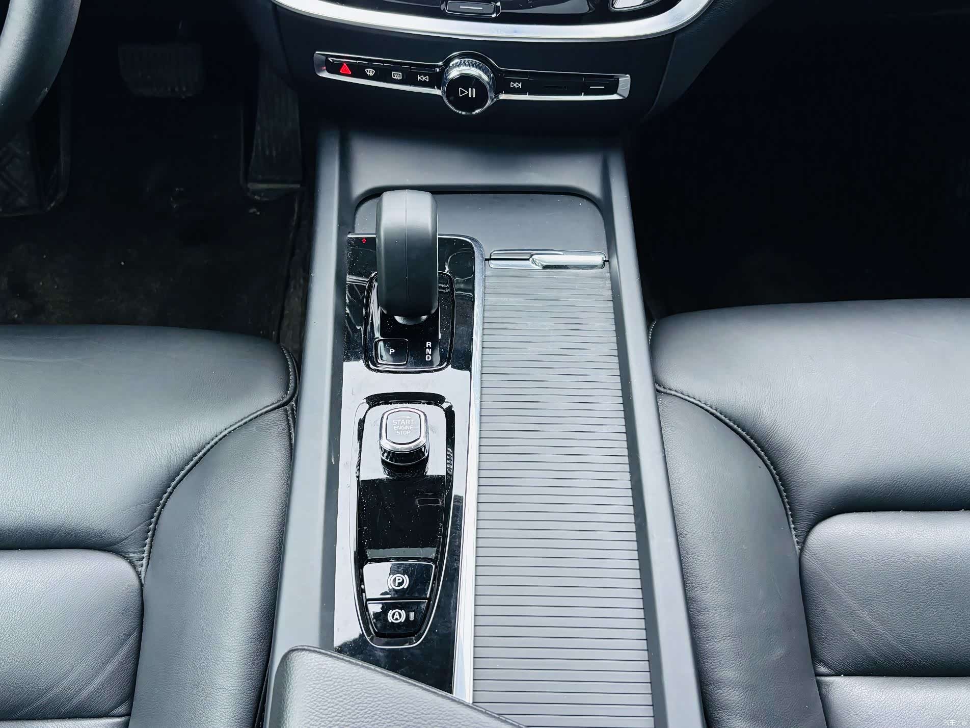 Volvo S60, 2023 12