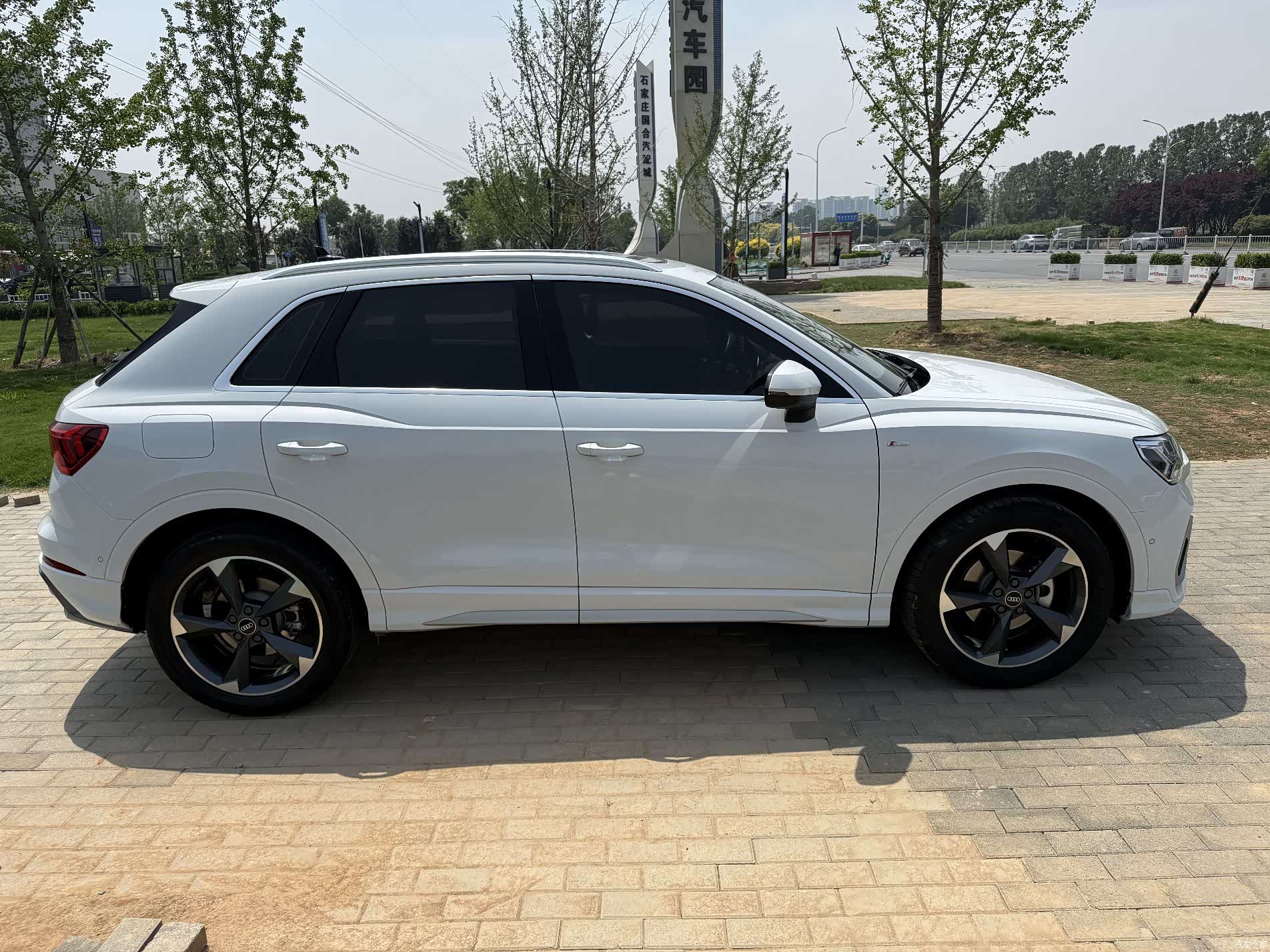 Audi Q3, 2023 10