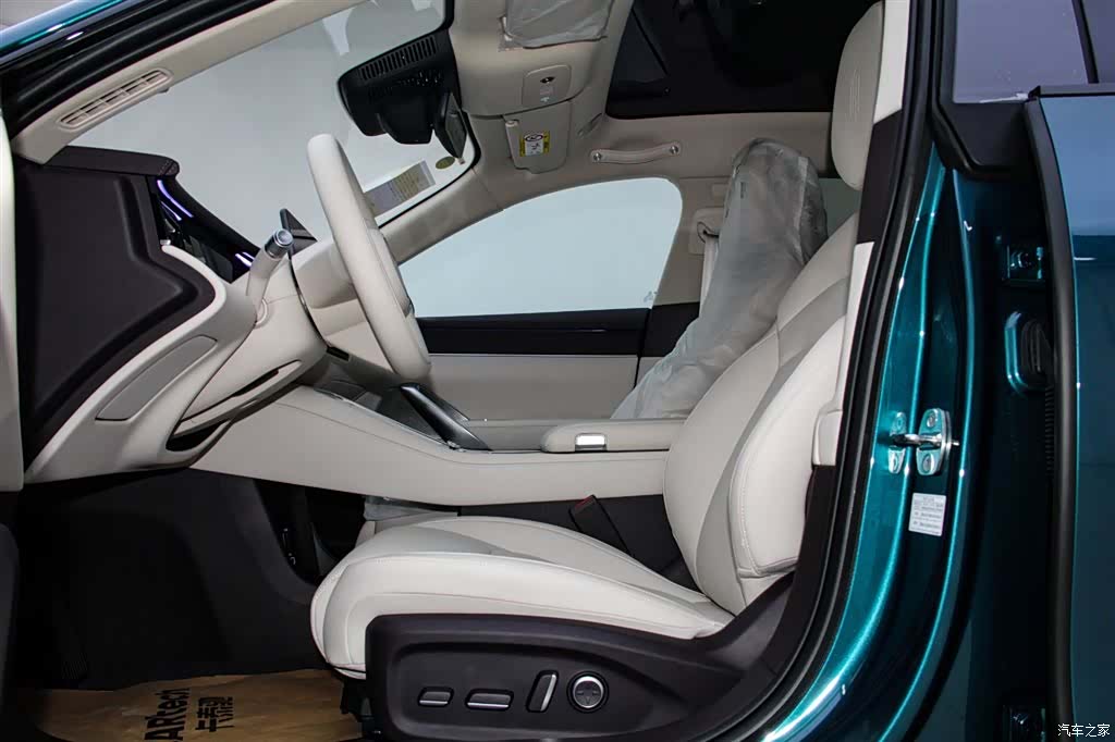 SAIC ShangJie Z7T, 2026 15