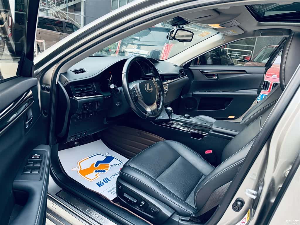 Lexus ES, 2015 10