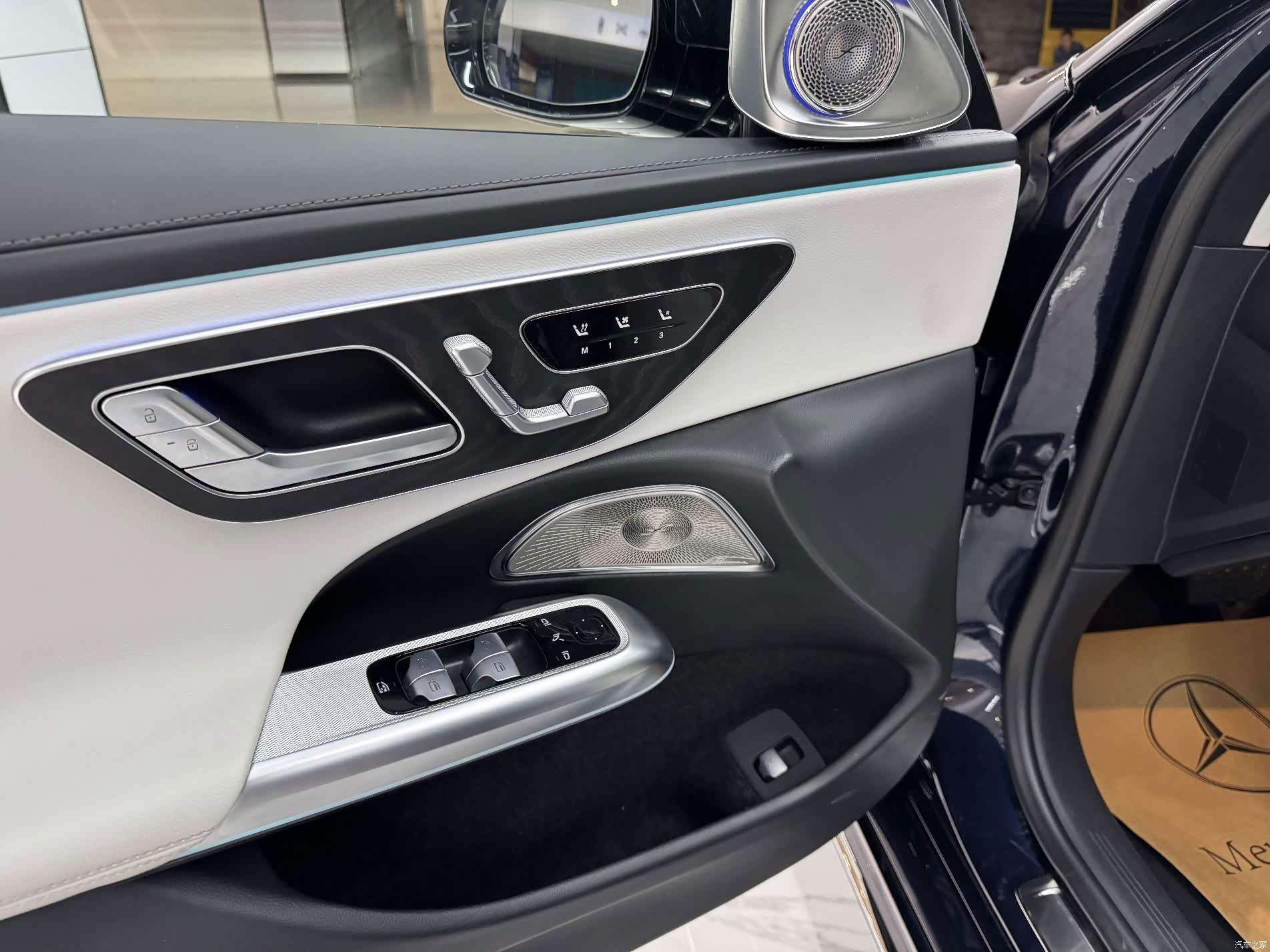 Mercedes-Benz E-Class, 2023 12