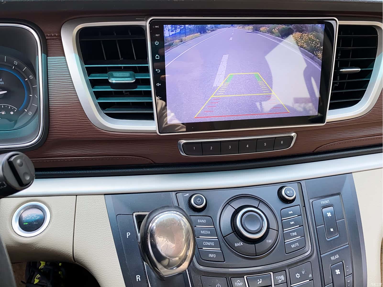 Buick GL8, 2016 13
