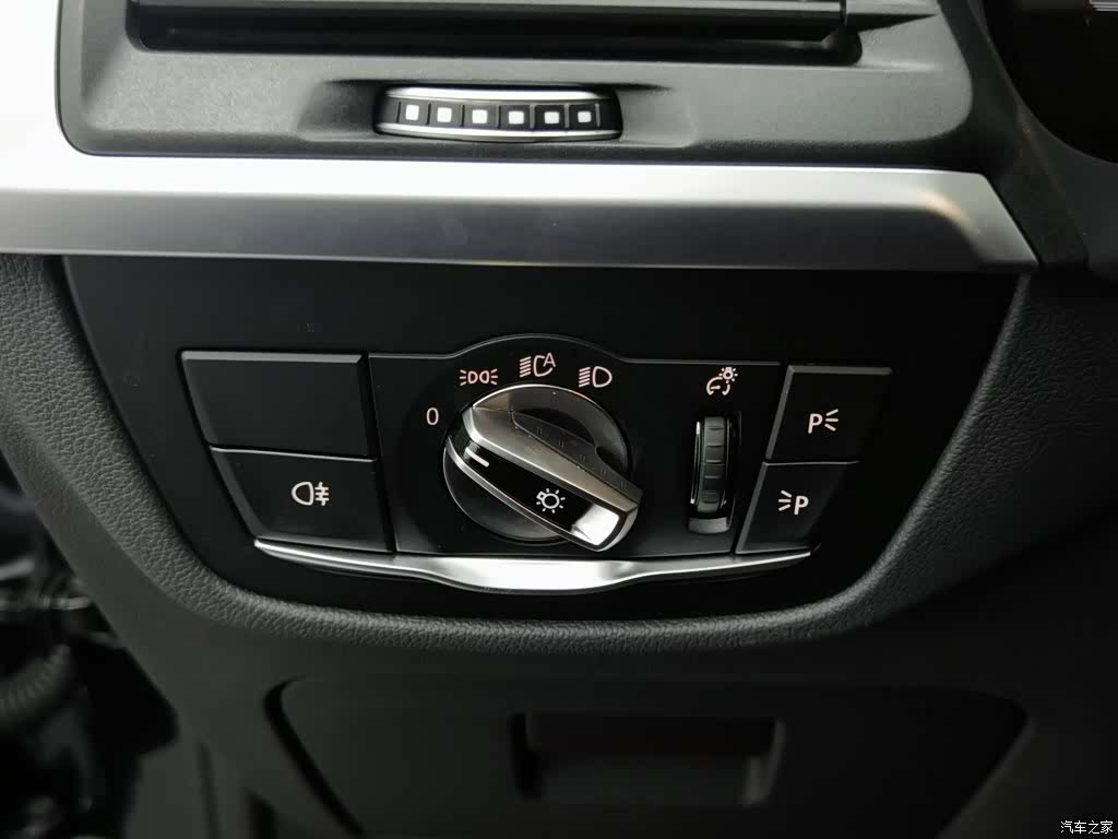 BMW iX3, 2024 21