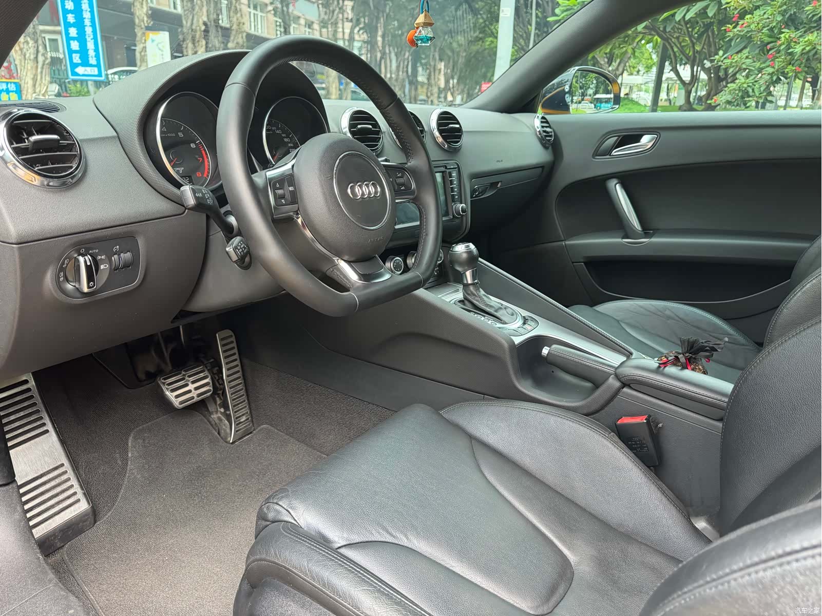 Audi TT, 2011 все фото