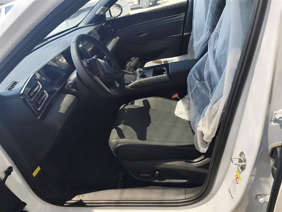 BYD Qin L BYD Qin L