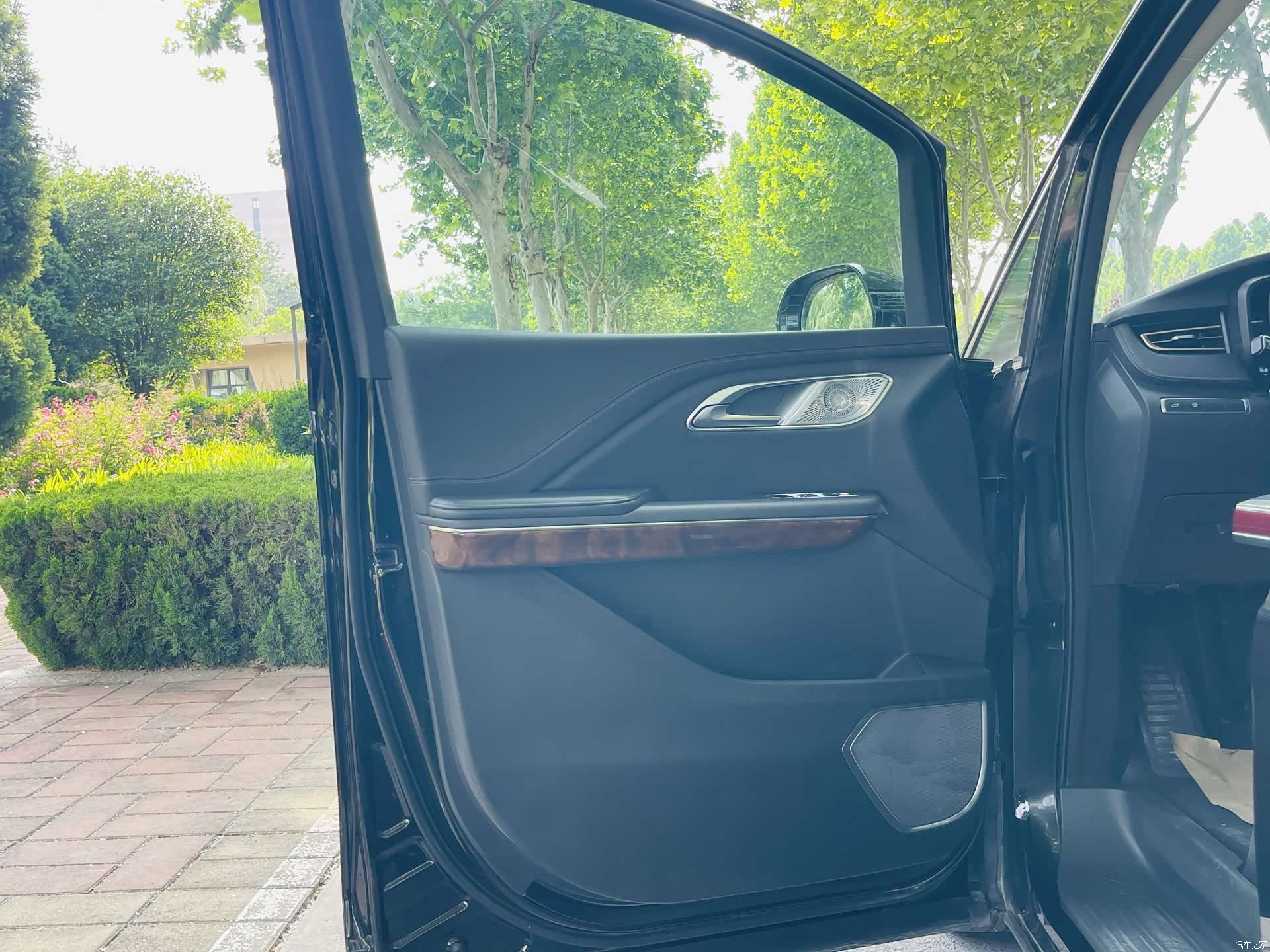 Hongqi HQ9, 2023 6