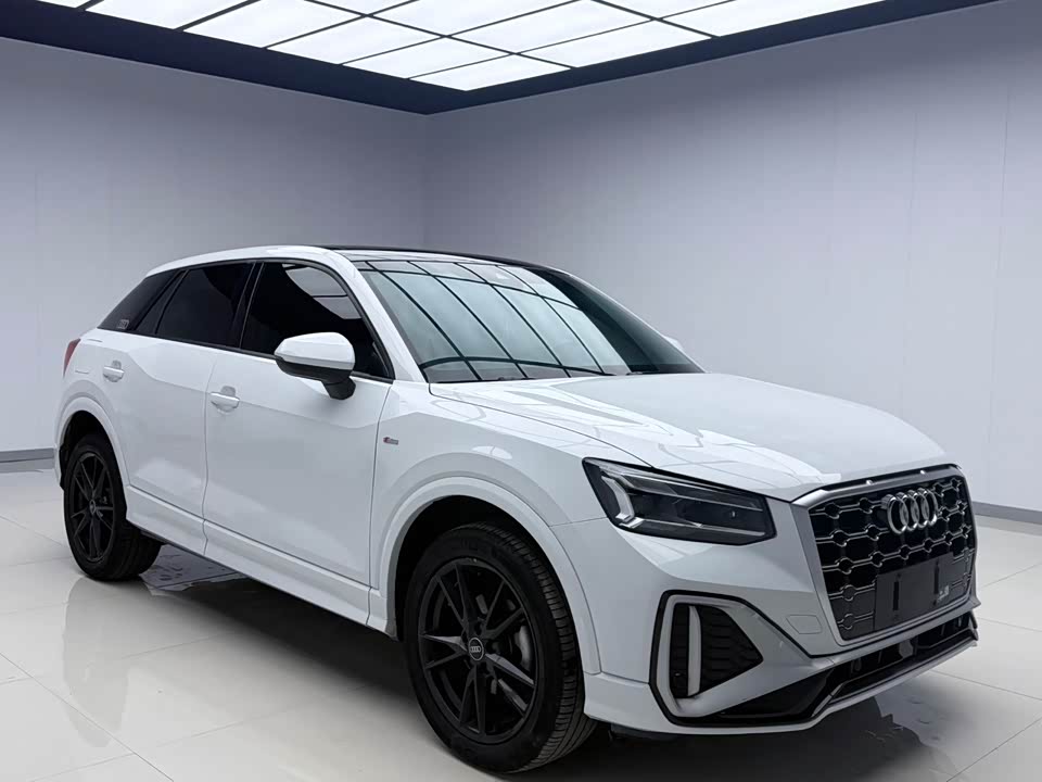 Audi Q2L