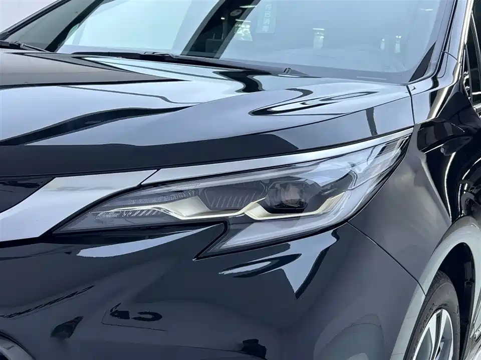 Toyota Grevia