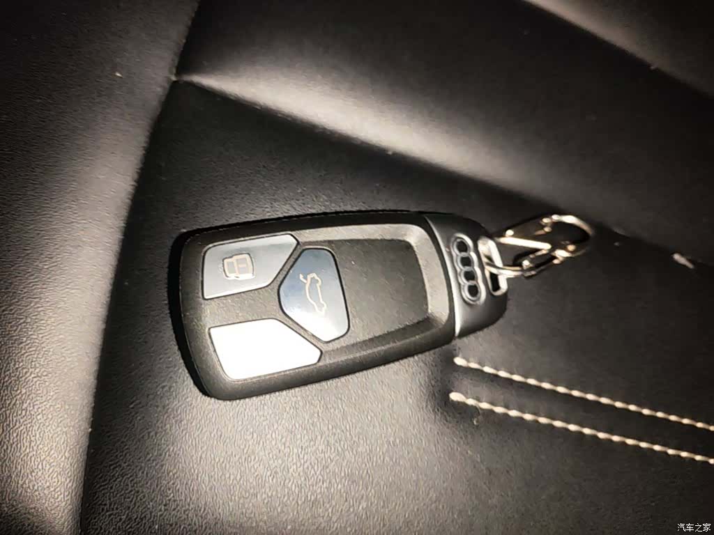 Audi A4L, 2018 9