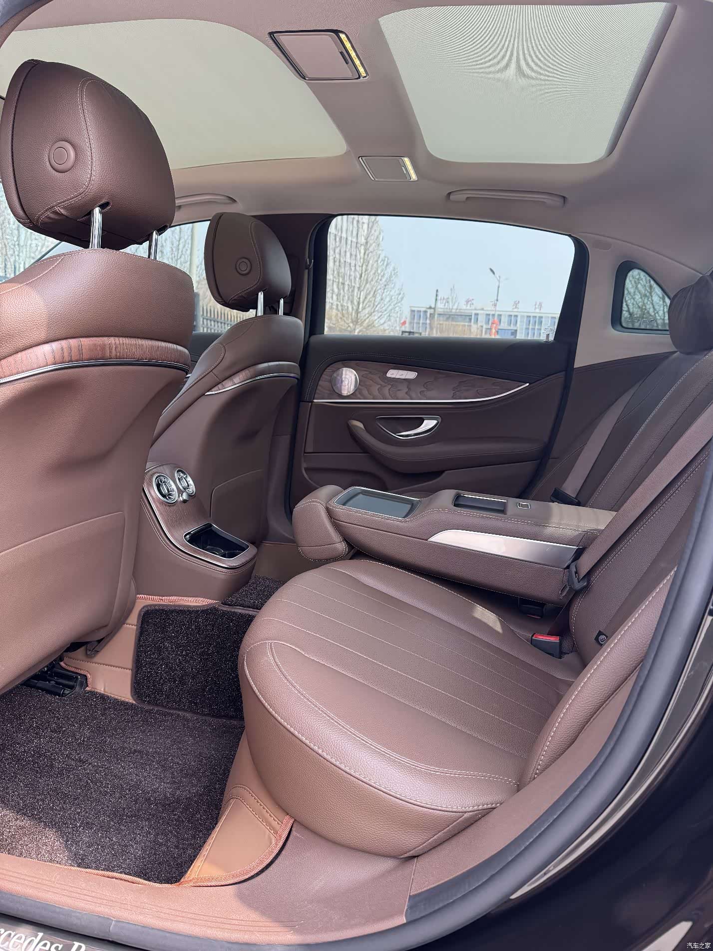 Mercedes-Benz E-Class, 2024 все фото