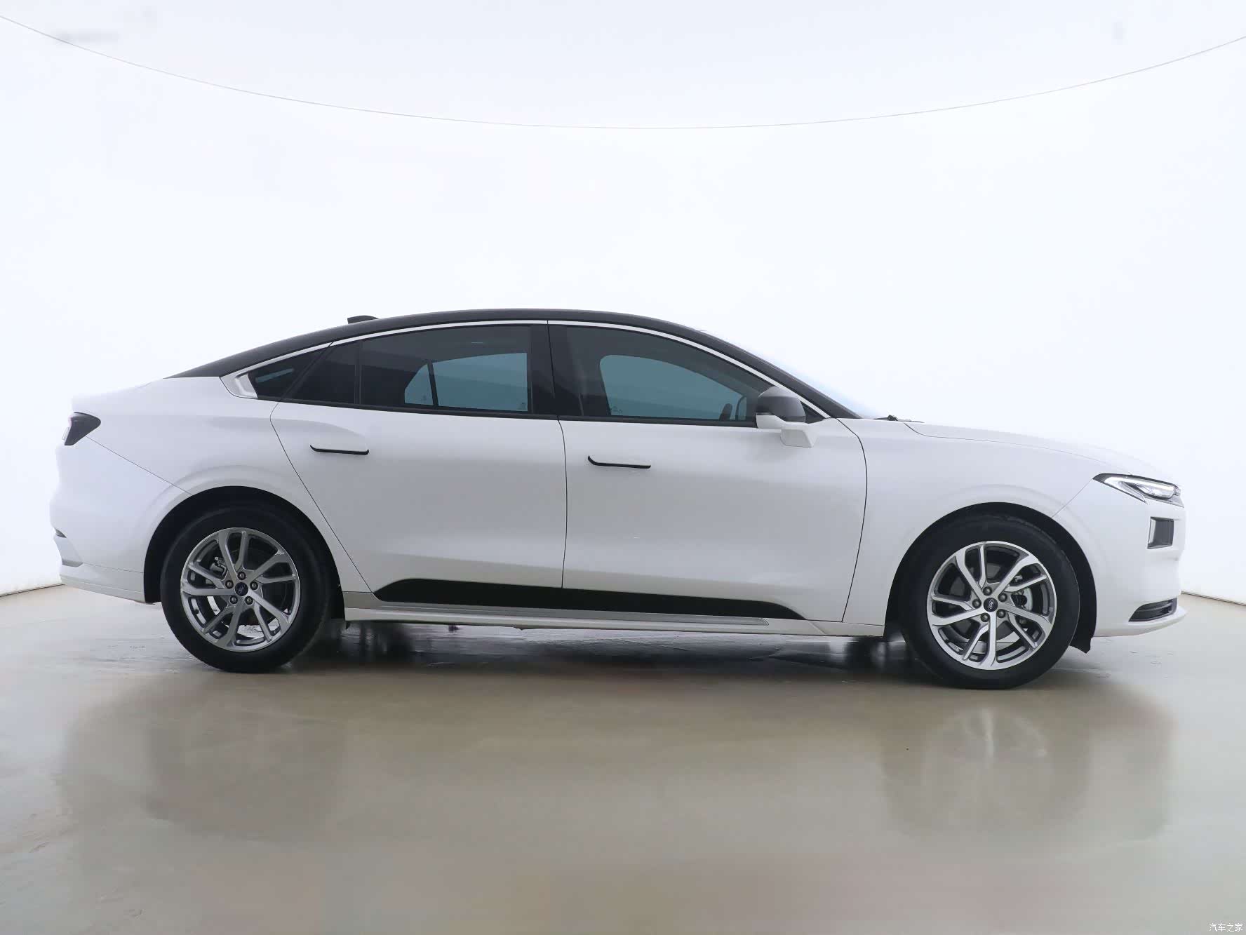 Ford Mondeo, 2022 4