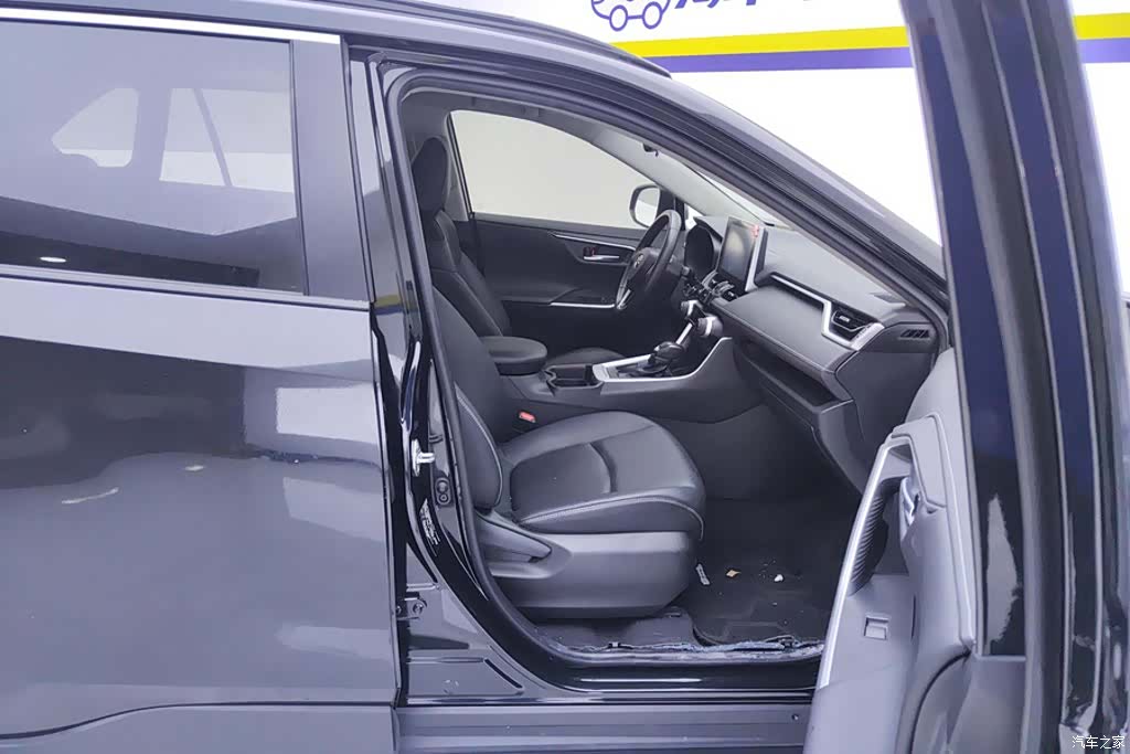 Toyota RAV4, 2022 8