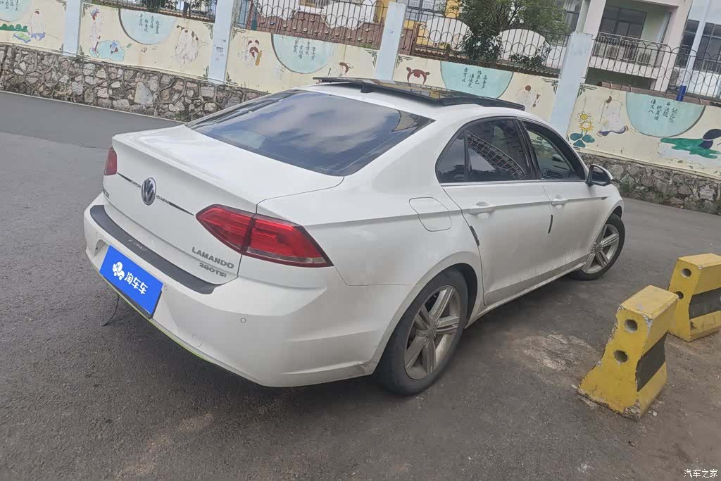 Volkswagen Lamando, 2016 3