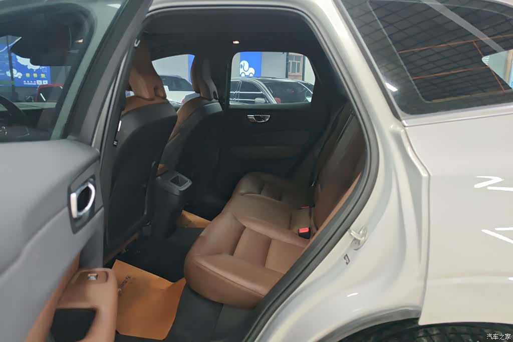 Volvo XC60, 2023 11
