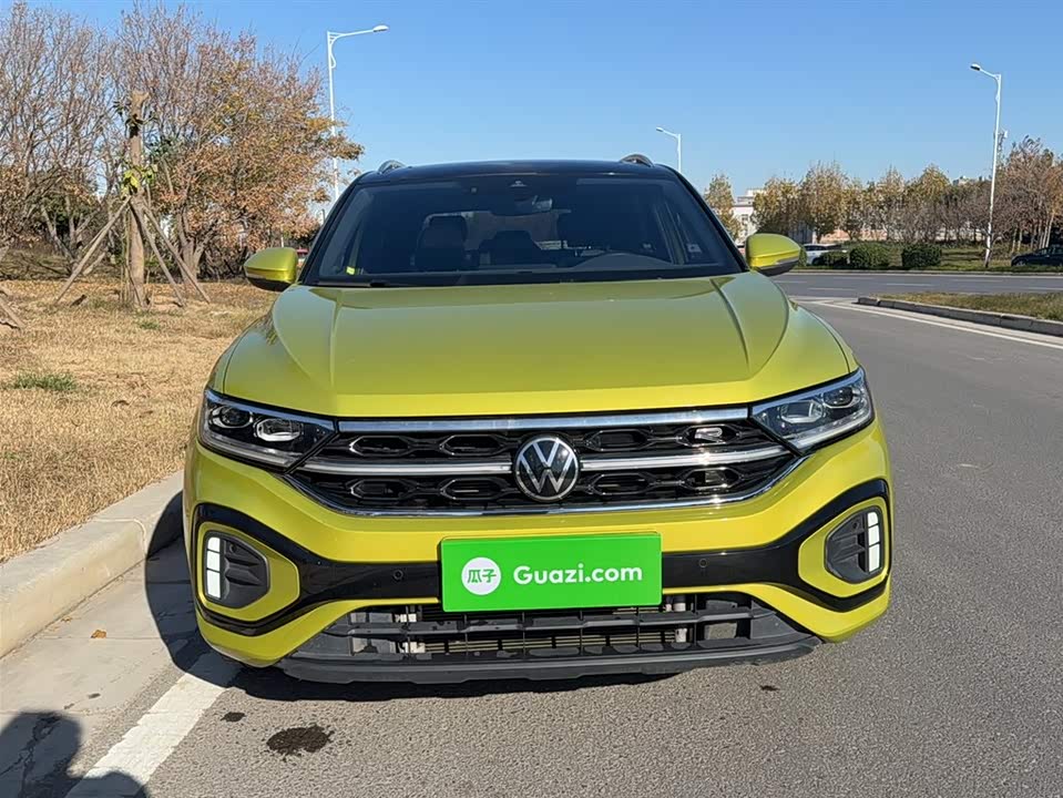 Volkswagen T-ROC exploring Songs