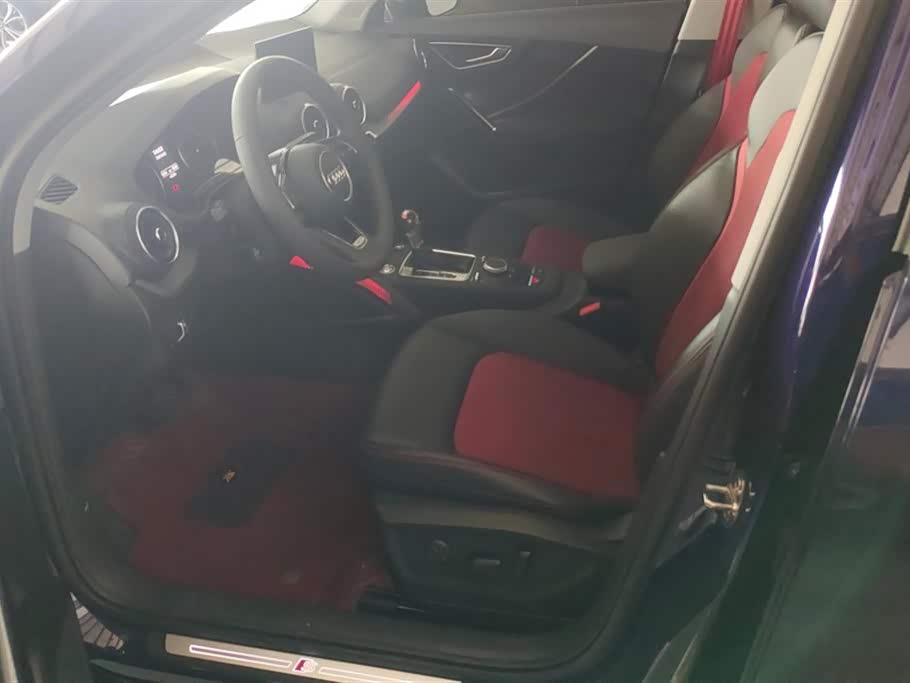 Audi Q2L Audi Q2L
