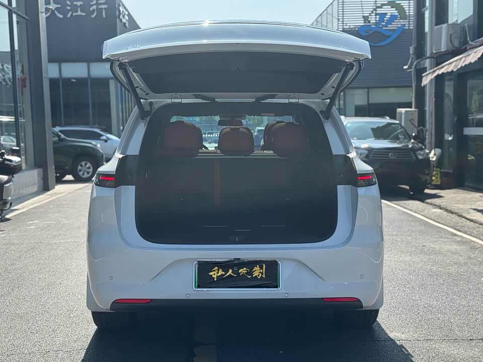 Li Auto Ideal L6