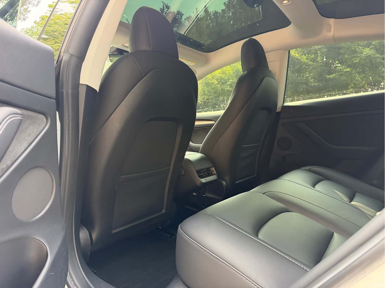 Tesla Model 3, 2022 7