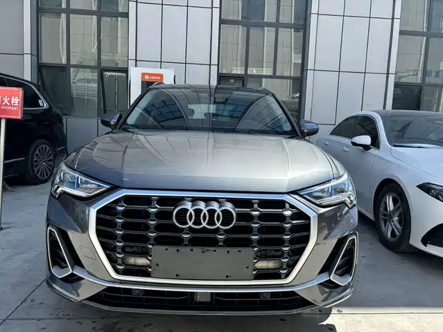 Audi Q3 2023 — купить из Китая под заказ