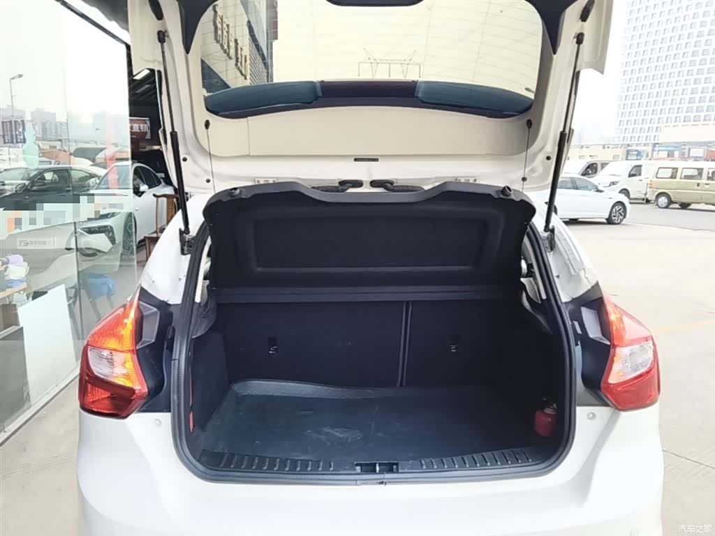 Ford Focus, 2014 19