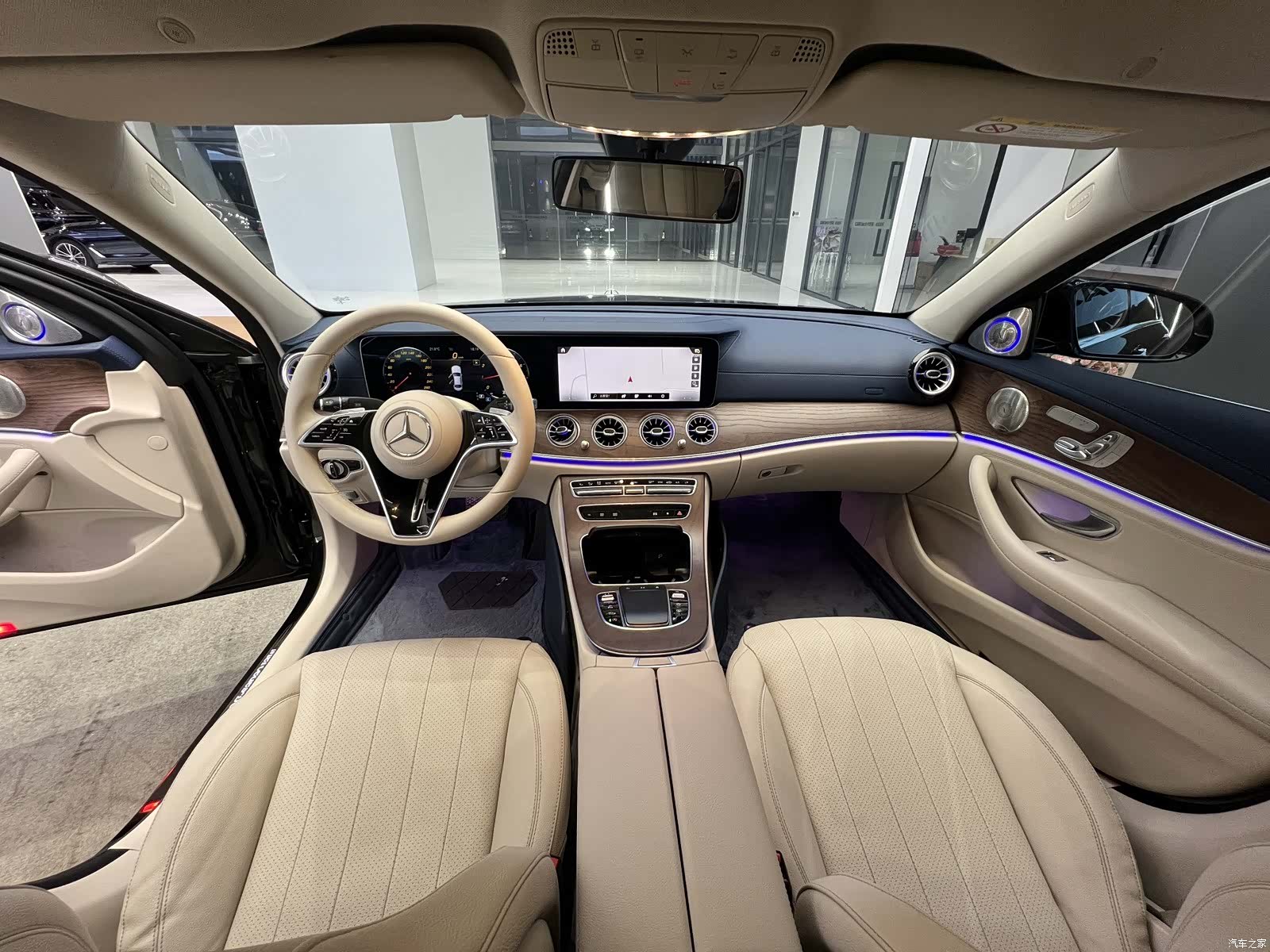 Mercedes-Benz E-Class, 2022 6