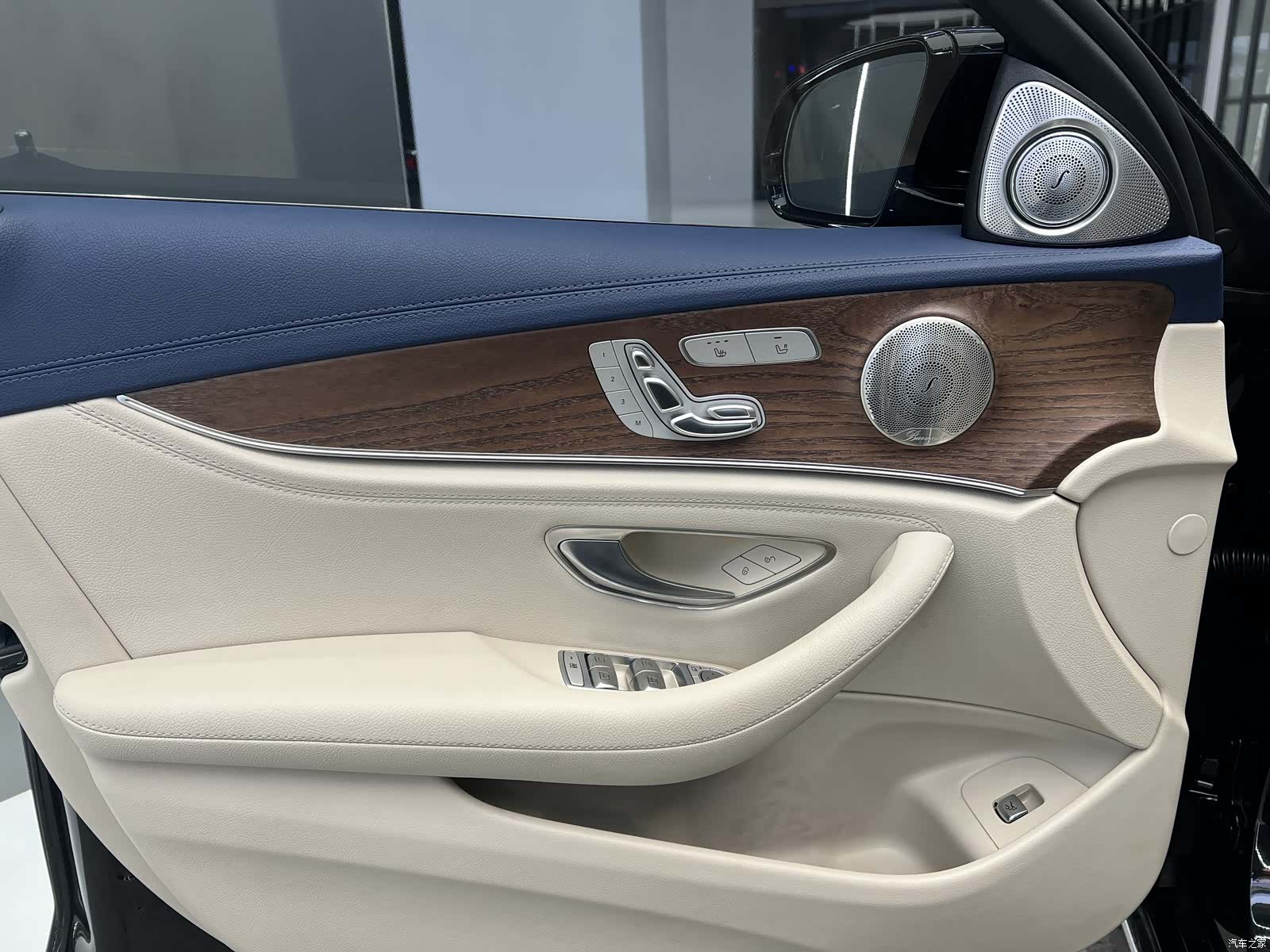 Mercedes-Benz E-Class, 2022 11
