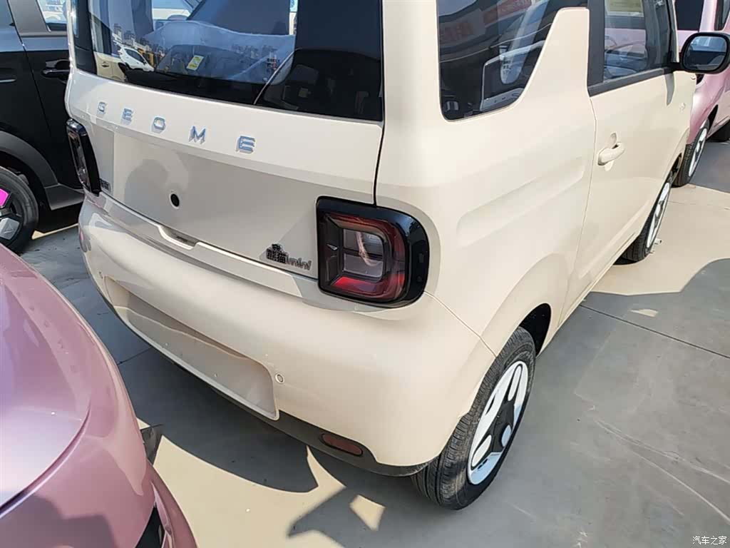 Geely Panda, 2026 8