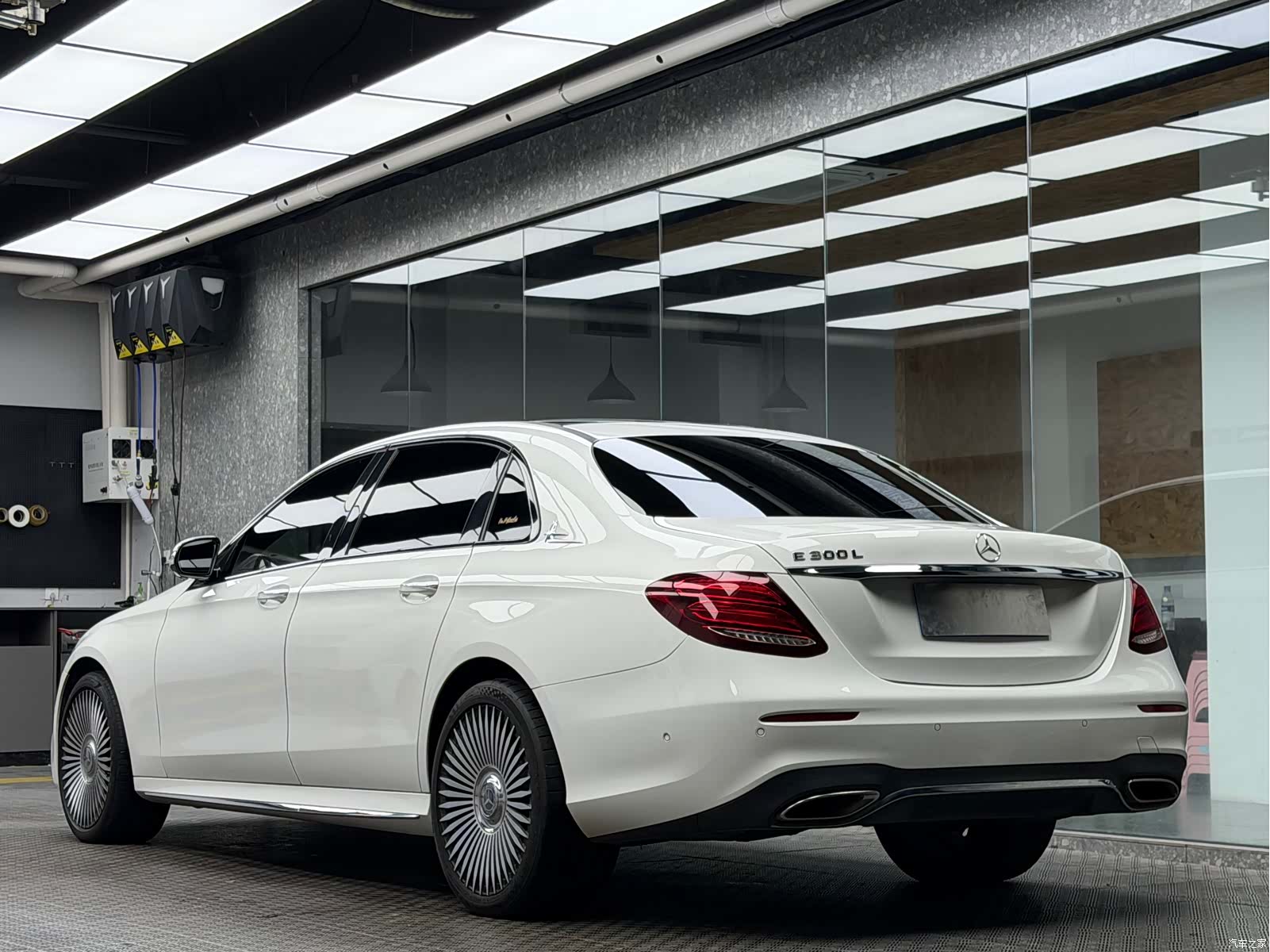 Mercedes-Benz E-Class, 2020 3